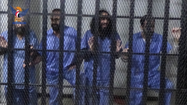 محكمة حوثية تؤجل جلسة النطق بالحكم بقضية أربعة ناشطين على خلفية انتقادهم لتفشي الفساد بصنعاء