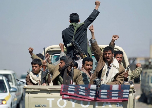 الحوثيون يختطفون أكثر من 25 شخصا من مالكي محلات الصرافة بالبيضاء