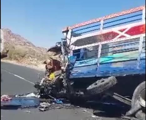 وفاة وإصابة 10 أشخاص بينهم نساء بحادث سير في الجوف