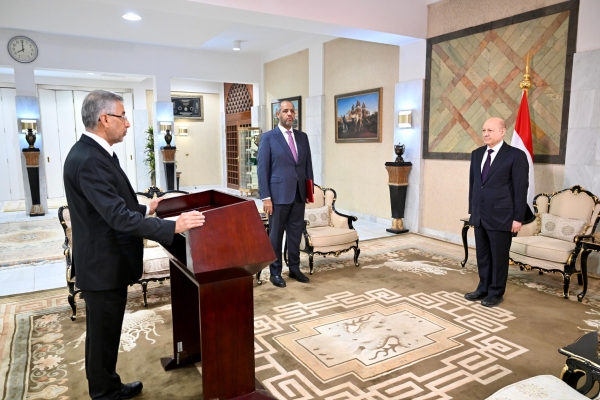 خلفا للحضرمي.. العليمي يُعيّن 