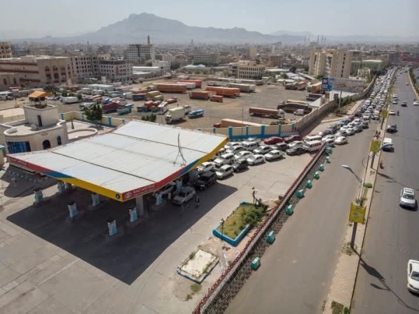 أزمة وقود خانقة تجتاح صنعاء والمحافظات الخاضعة للحوثيين
