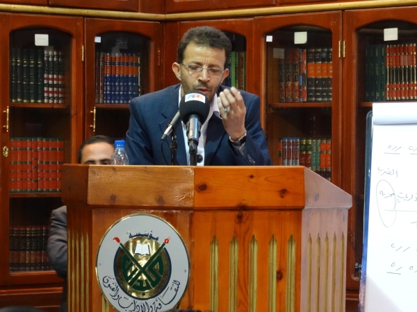 وفاة الشاعر اليمني ياسين البكالي برصيد حافل من الشعر والأدب