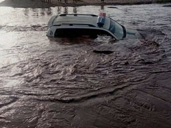 لحج.. سيول الأمطار تجرف دورية لمليشيا الانتقالي في تبن