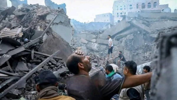 شاهد بالصور حجم الدمار الذي خلفه القصف الإسرائيلي على صنعاء