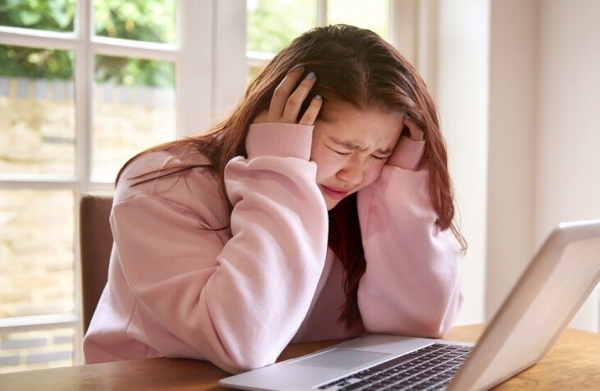 6 أسباب مفاجئة للصداع لا علاقة لها بضغط الدم أو قلة النوم