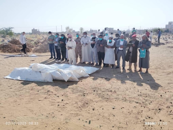 نيابة استئناف مأرب تدفن 15 جثة مجهولة الهوية بالتعاون مع الصليب الأحمر