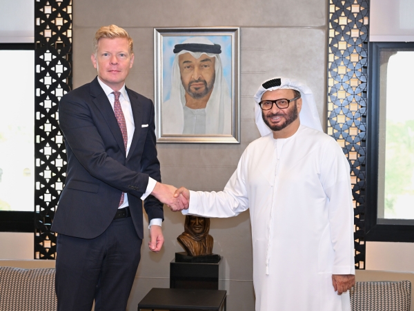 قرقاش يلتقي غروندبرغ ويجدد دعم الإمارات لإنهاء الأزمة اليمنية