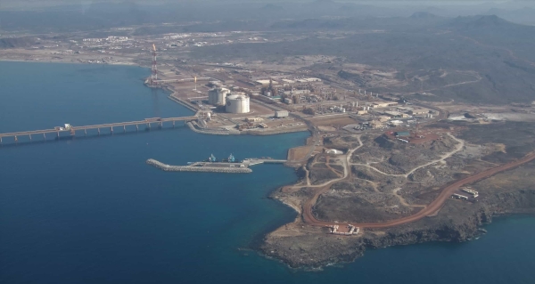 إنتلجنس: منشأة بلحاف بشبوة تحت سيطرة درع الوطن وعُمان طلبت من السعودية عدم نشر قوات العمالقة في المهرة (ترجمة خاصة)