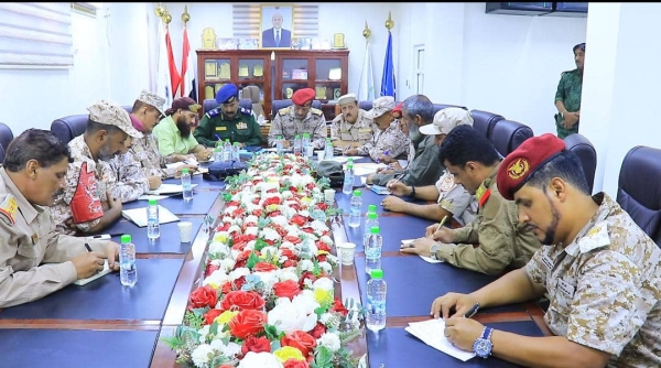 توجه لتعزيز انتشار قوات أمنية والشرطة العسكرية بعدن بإشراف العمالقة ودرع الوطن