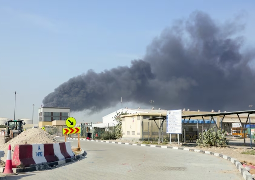 انفجارات في دبي والدوحة لليوم الثاني واستهداف ميناء الدقم العماني