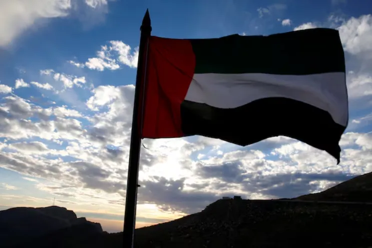 تغطية الإعلام الدولي لانسحاب الإمارات من أوبك: شرخ خليجي وتحوّل في سوق النفط (ترجمة)