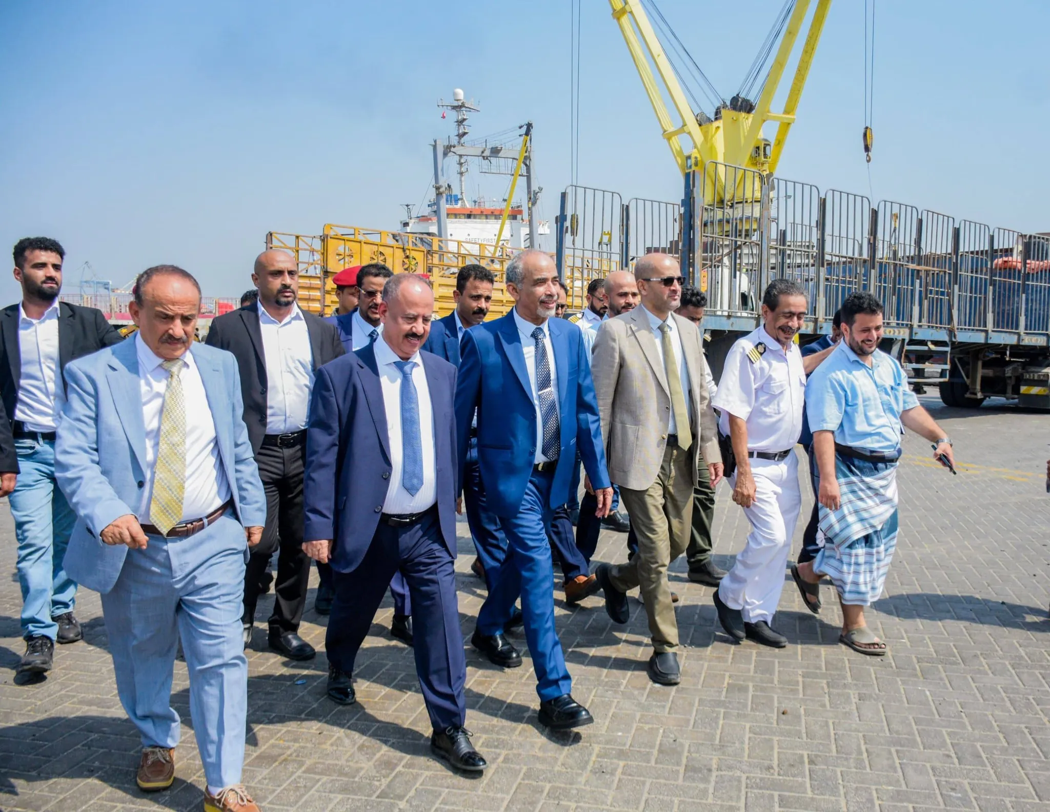 الصبيحي يشدد على مضاعفة الجهود في وزارة النقل ويزور مرافق حكومية