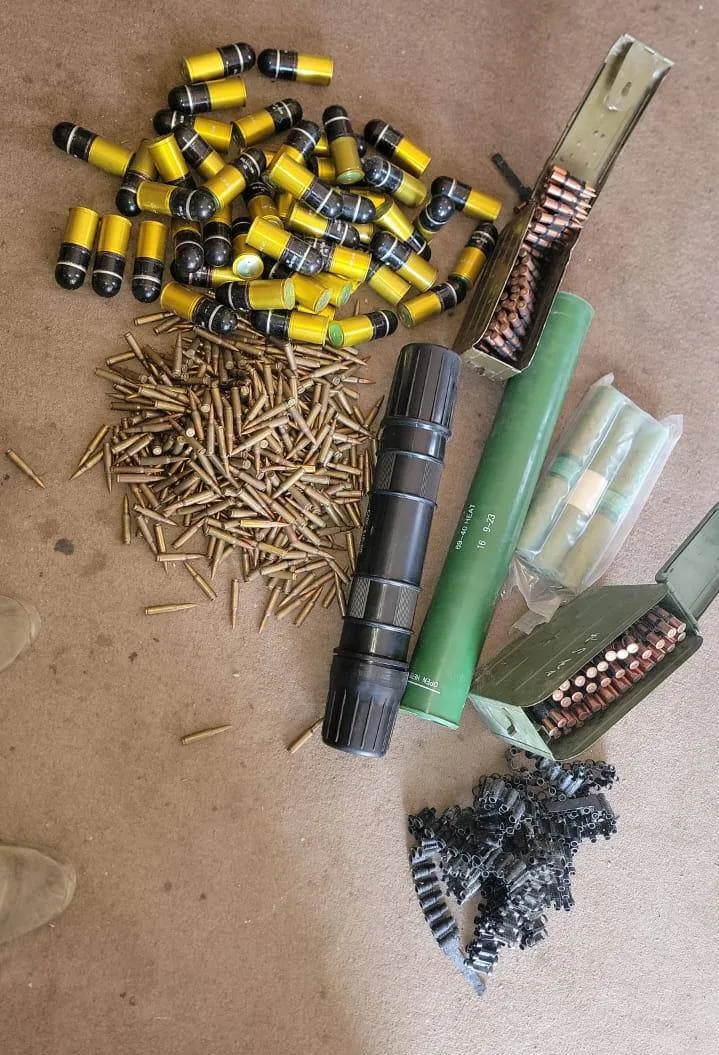 إحباط محاولة تهريب شحنة ذخائر ومتفجرات بمدينة المكلا