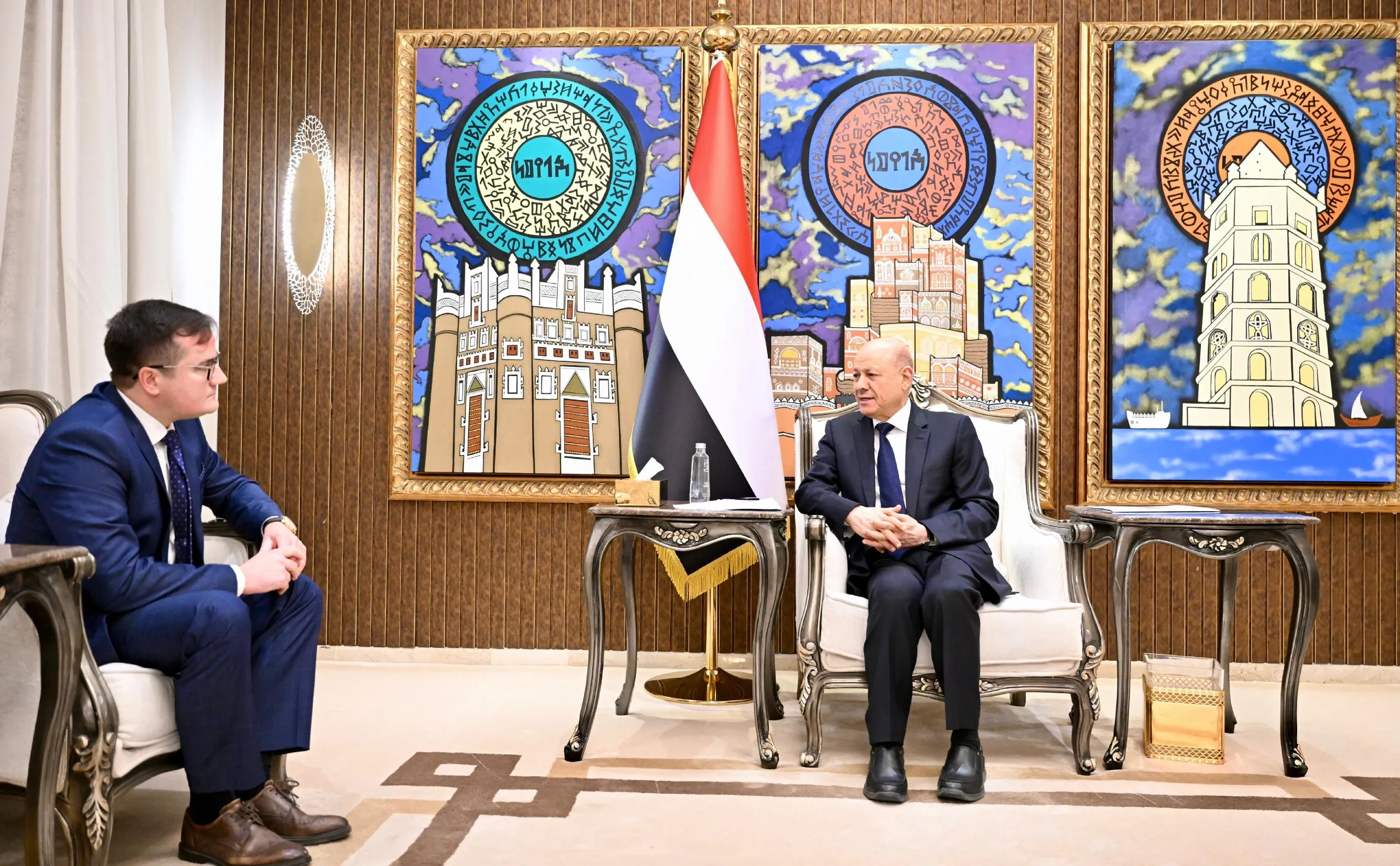 العليمي يشيد بمواقف روسيا لجانب اليمن ووحدته وسلامة أراضيه
