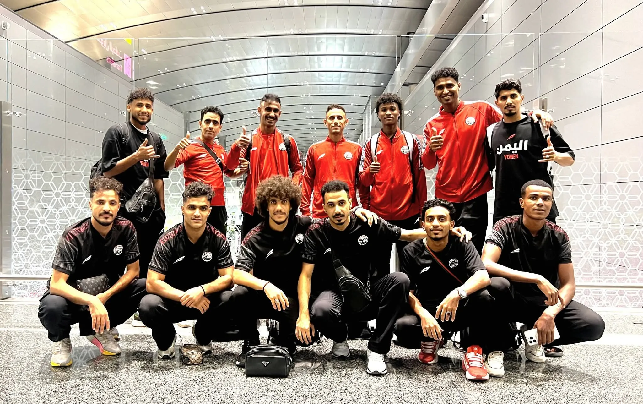 بعثة المنتخب الوطني الأول تصل العاصمة القطرية الدوحة
