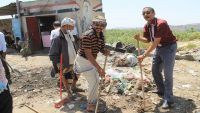 حملة نظافة في مدينة التربة تمهيدا لإعلانها مركزا إغاثيا لمحافظة تعز