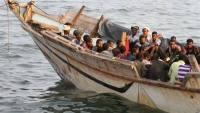 كفاين: قارب يحمل 60 شخصا ما يزال عالقا قبالة سواحل المهرة