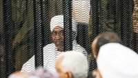 السودان.. البشير يمثل أمام المحكمة في الجلسة التاسعة