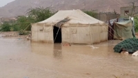 الأمطار تغرق مخيمات للنازحين في سيئون  