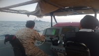 خفر السواحل تعلن تسلمها أربعة متورطين بتهريب شحنة متفجرات قادمة من إيران إلى الحوثيين