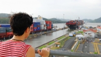 عسكرة البحر الأحمر وجفاف "بنما" يخنقان الشحن العالمي
