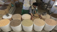 الكساد يضرب الأسواق اليمنية بسبب تدهور القدرة الشرائية