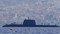 صحيفة عبرية تكشف عن رسو غواصة إسرائيلية في خليج إيلات لردع تهديدات الحوثيين
