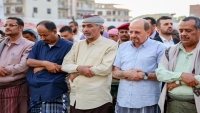 الصبيحي ورئيس الحكومة يؤديان صلاة عيد الفطر بعدن والخطيب يدعو لتوحيد الصفوف